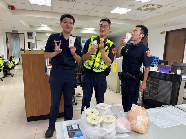 金山警慶祝父親節